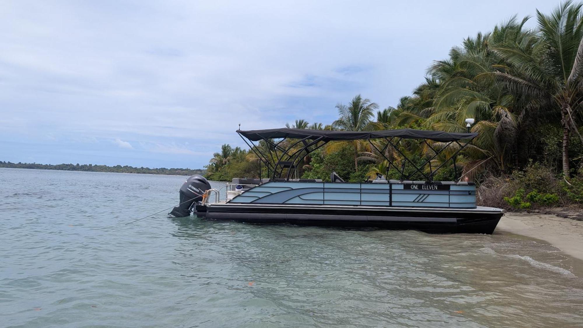 Pachamama Bay Club Hotel Bocas Town Bagian luar foto